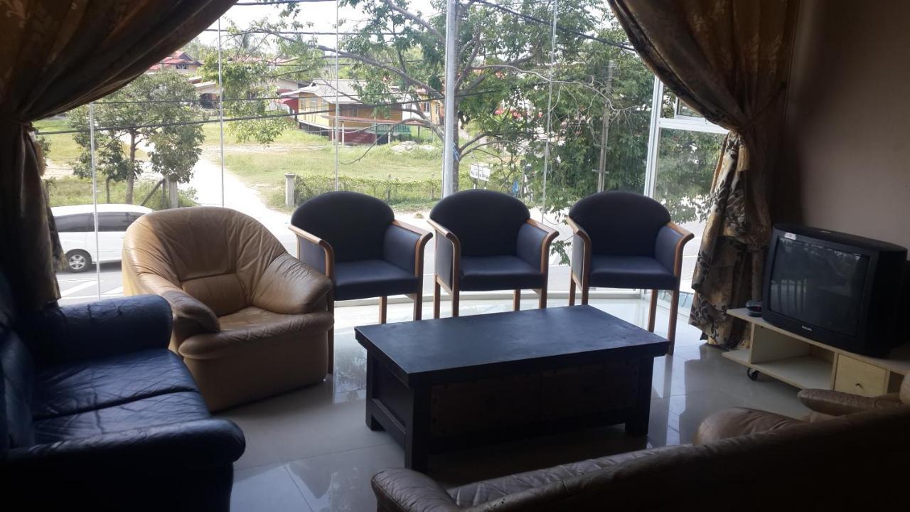 Daisyinn Budget Hotel Kuala Terengganu กัมปงกองบาดัค ภายนอก รูปภาพ