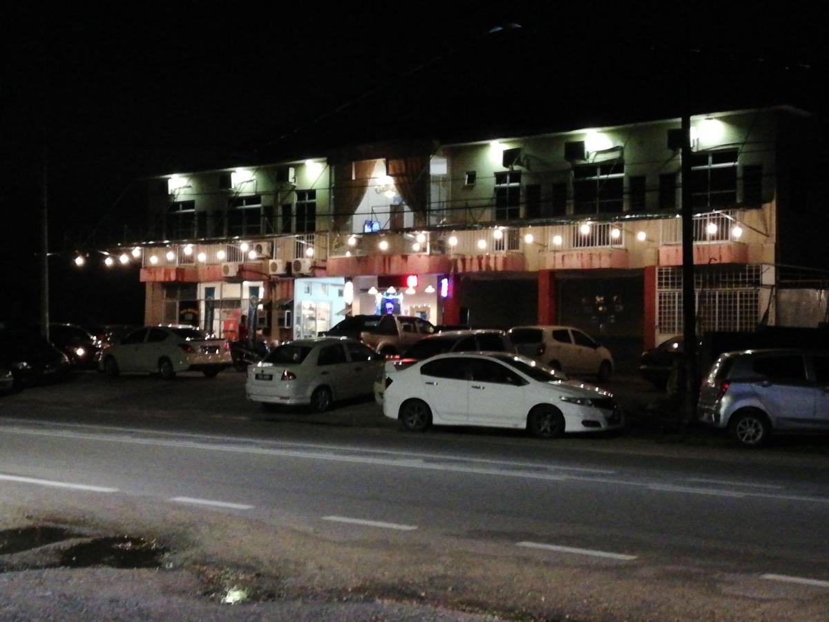 Daisyinn Budget Hotel Kuala Terengganu กัมปงกองบาดัค ภายนอก รูปภาพ