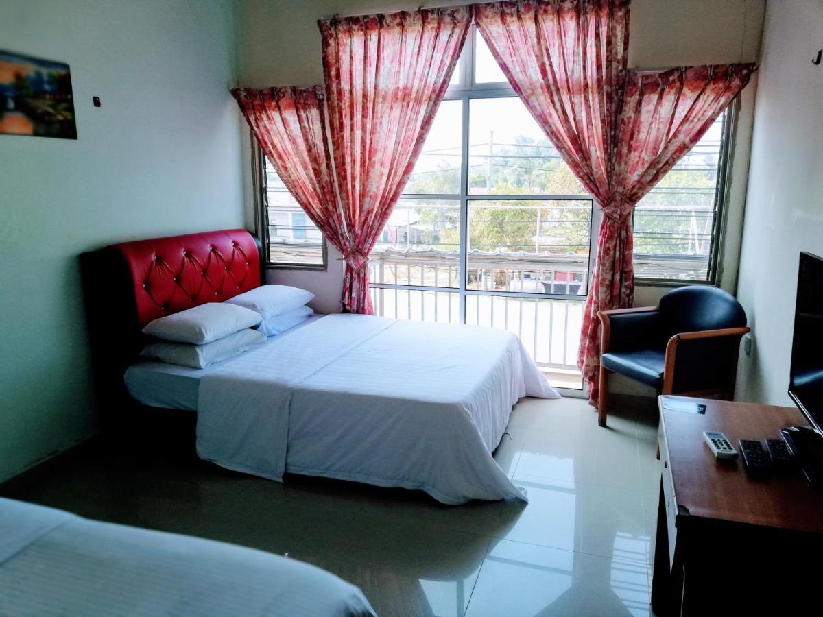 Daisyinn Budget Hotel Kuala Terengganu กัมปงกองบาดัค ภายนอก รูปภาพ