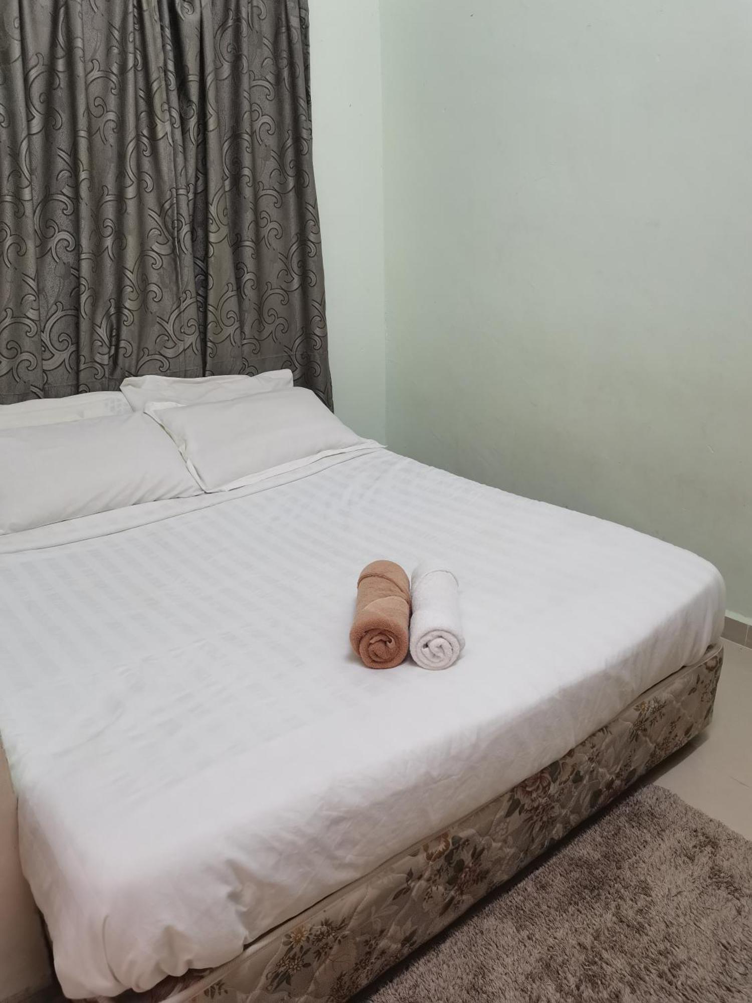 Daisyinn Budget Hotel Kuala Terengganu กัมปงกองบาดัค ภายนอก รูปภาพ