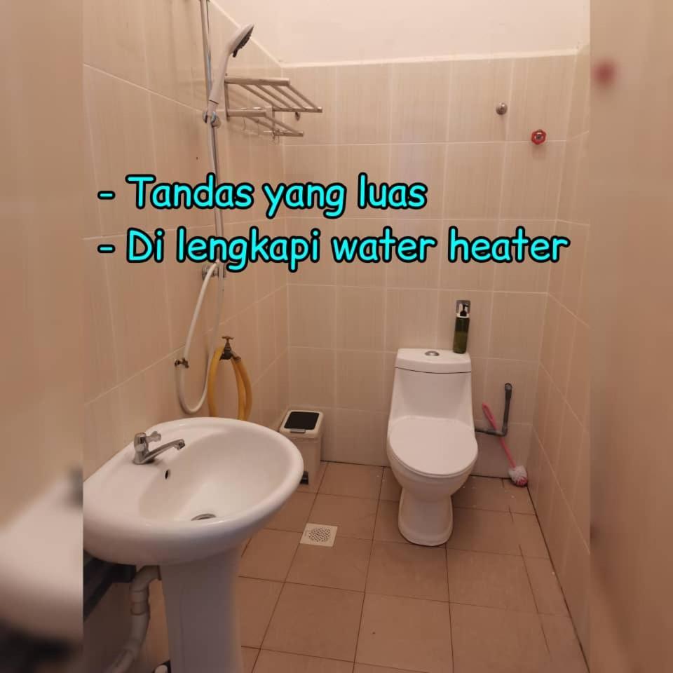 Daisyinn Budget Hotel Kuala Terengganu กัมปงกองบาดัค ภายนอก รูปภาพ